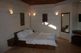 Гостевой дом Tora Bora Guest House Панчарево Номер-студио с видом на озеро-1